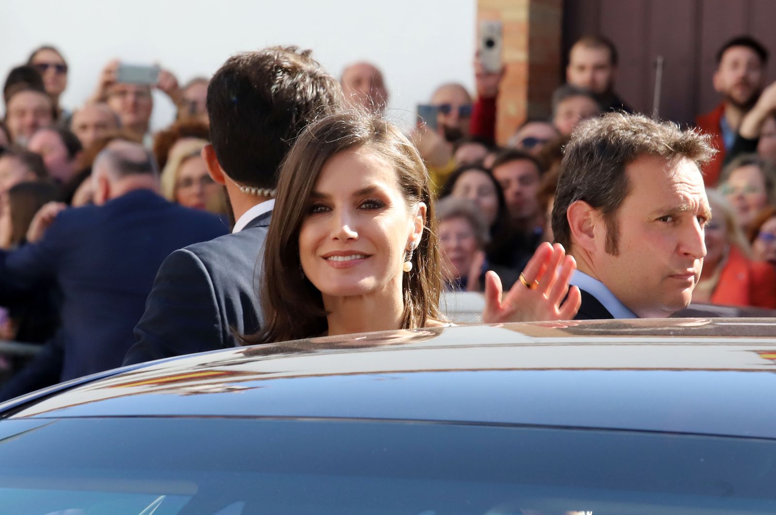 Imágenes de Don Felipe y Doña Letizia en su visita a la Virgen del Rocío