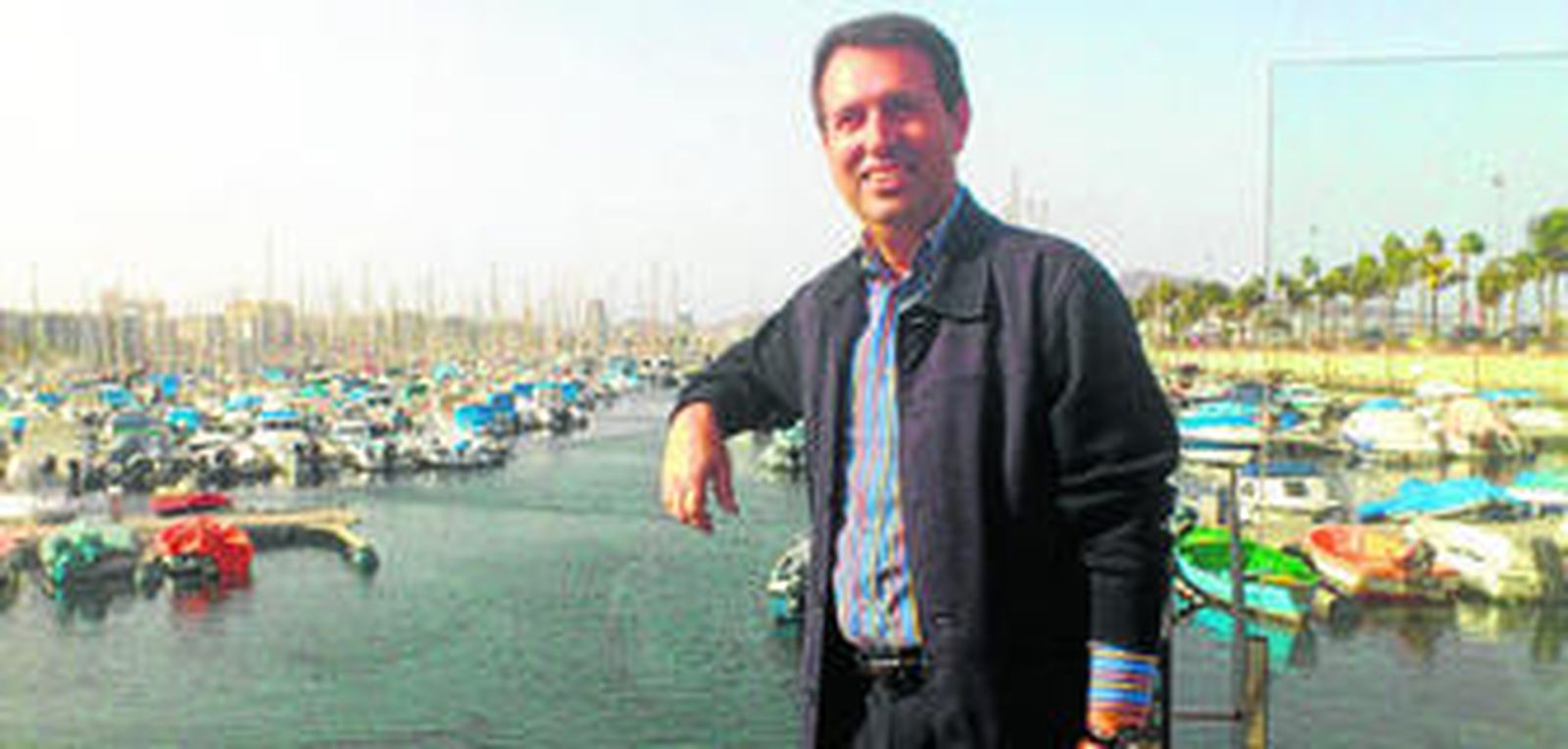 Pedro Antonio posa sonriente el pasado viernes en el majestuoso Puerto Deportivo de Las Palmas de Gran Canaria.