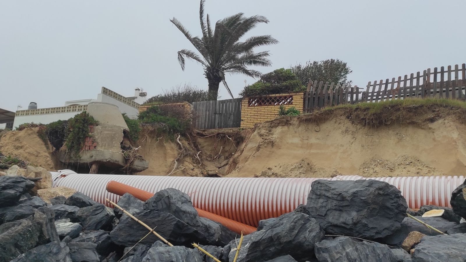 Daños en la playa de Mazagón.