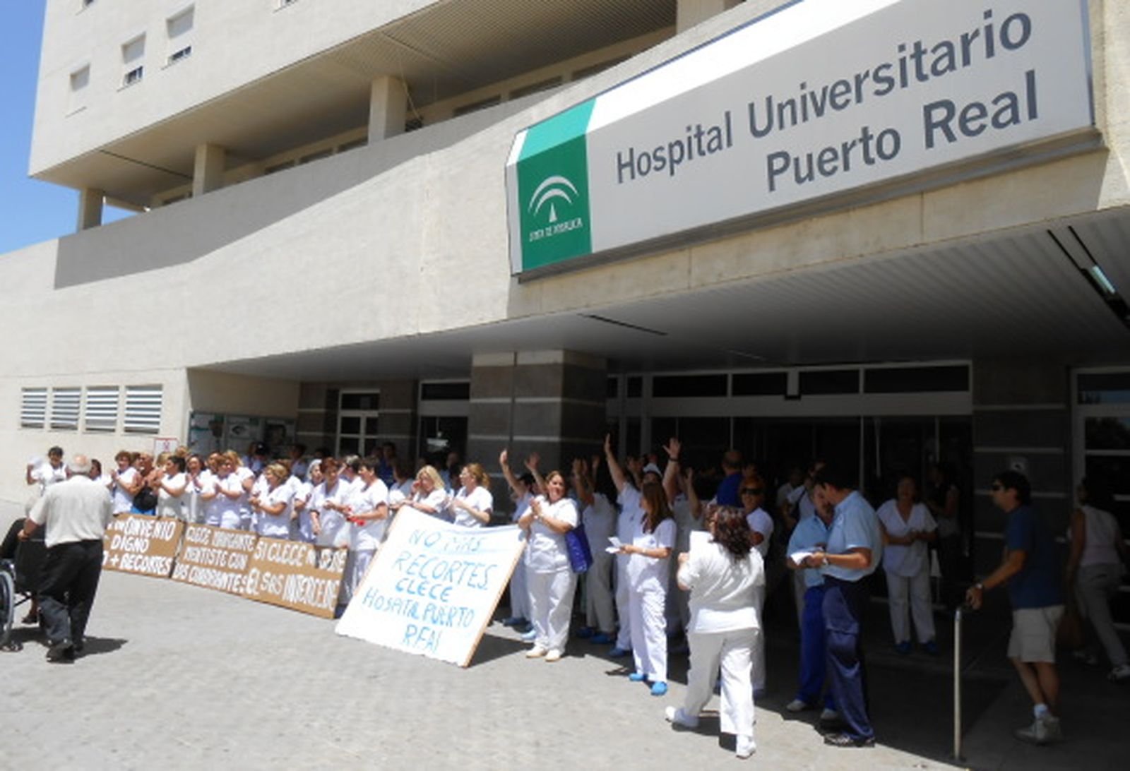 La plantilla de limpieza del Hospital seguirá la huelga la próxima semana
