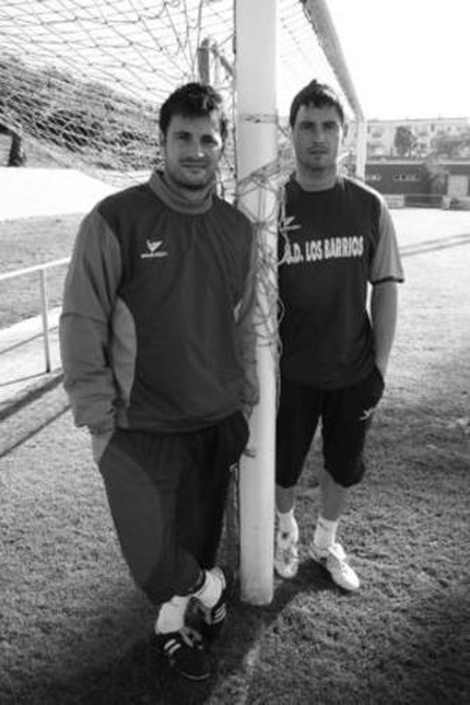 Melli (d.) junto a Vilches en una de las porterías del San Rafael.