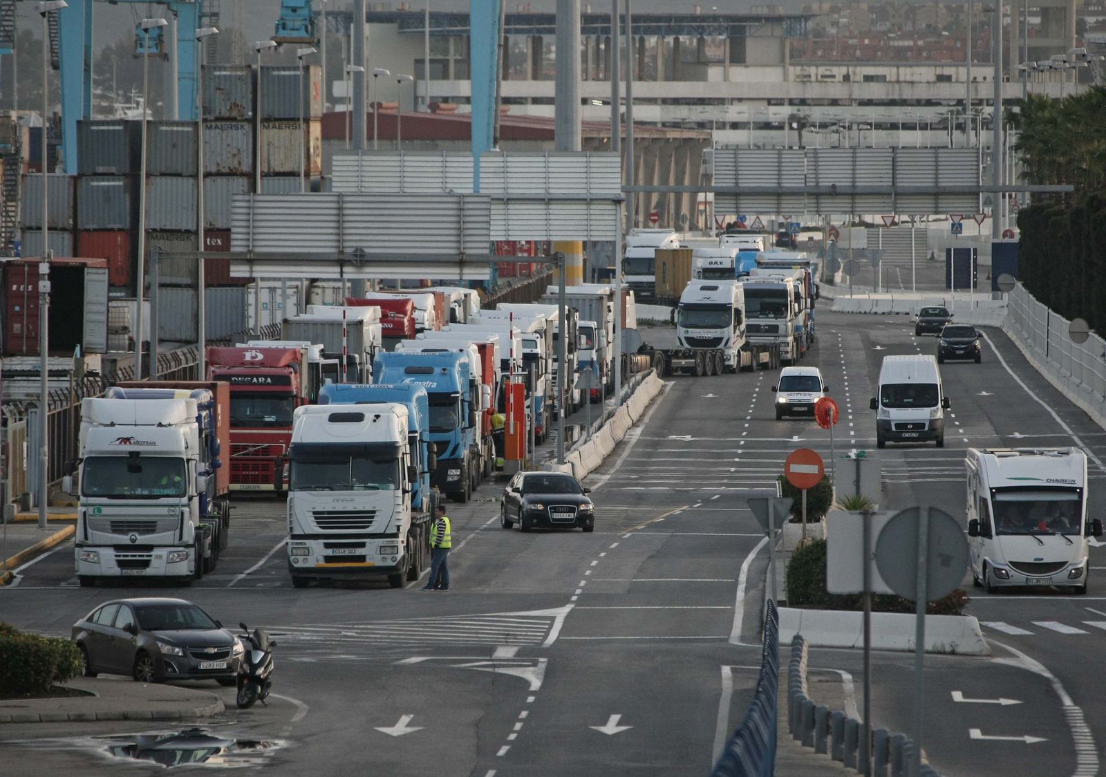 Camiones en el Puerto de Algeciras