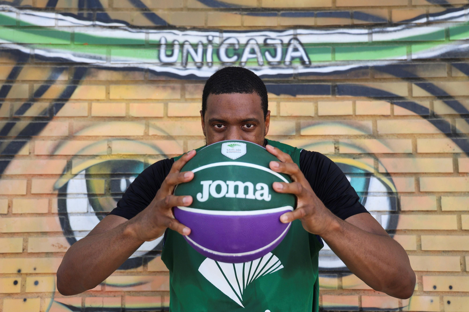 Will Thomas posa en Los Guindos.