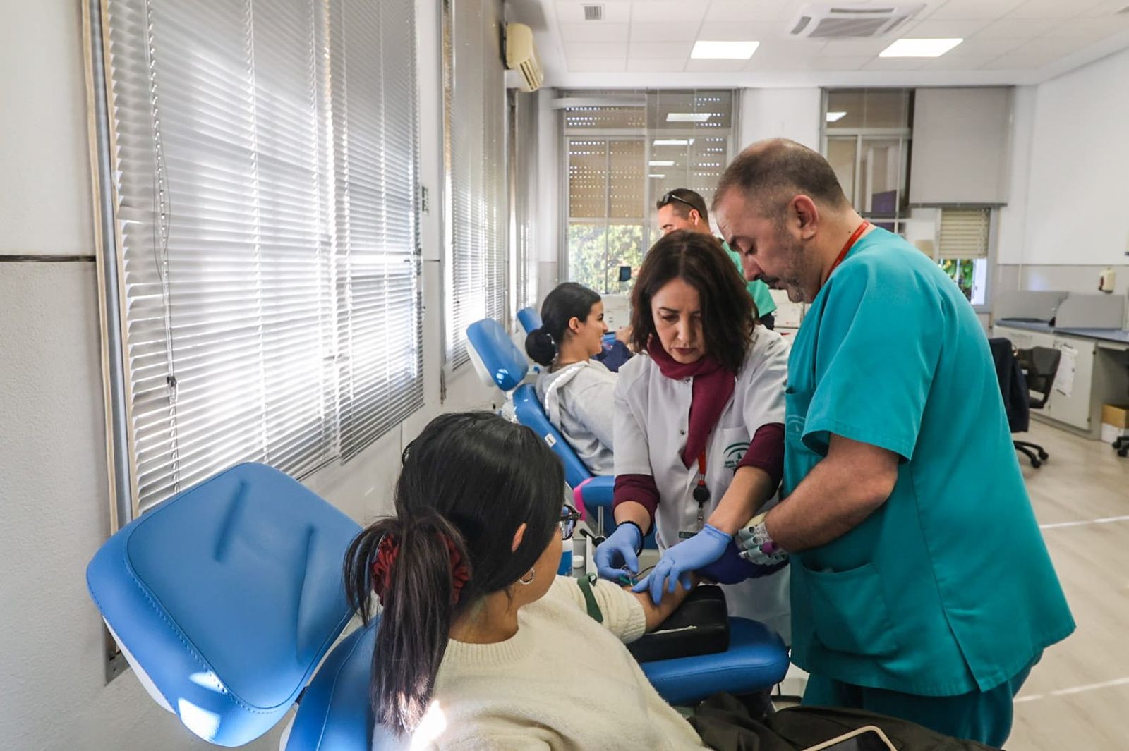 Las imágenes de las largas colas en el Centro de Transfusión para donar sangre en Córdoba