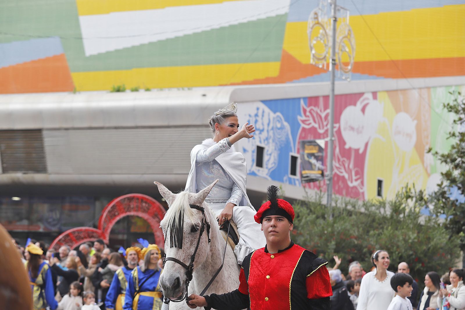 Imágenes de la mágica llegada de los Reyes Magos y la Estrella de la Ilusión a Huelva en barco