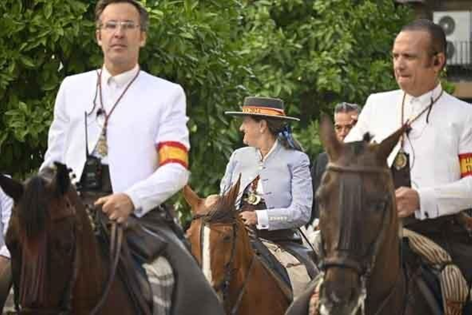Las mejores imágenes de los peregrinos en la salida de Emigrantes