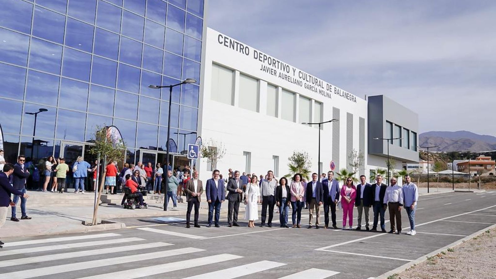 Así luce el pabellón cultural y deportivo de Balanegra.
