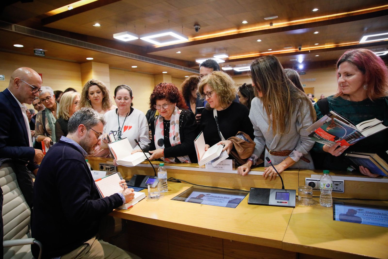 ¿Has estado en la presentación del libro de Máximo Huerta? Entra en la galería y buscate