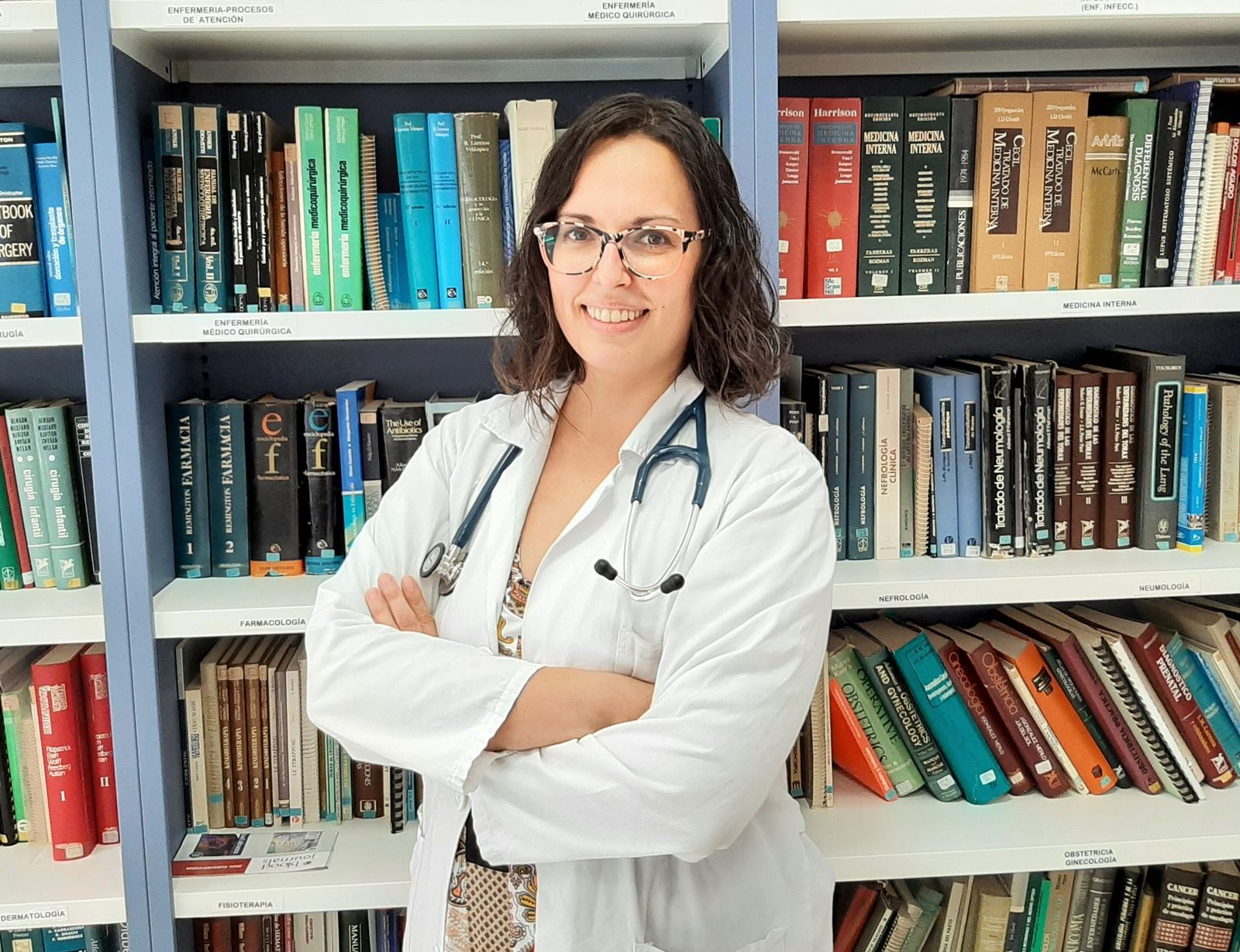 La especialista en Medicina Interna del Hospital Infanta Elena Eva Nadiejda Gutiérrez, ganadora del Premio Maese Alonso.