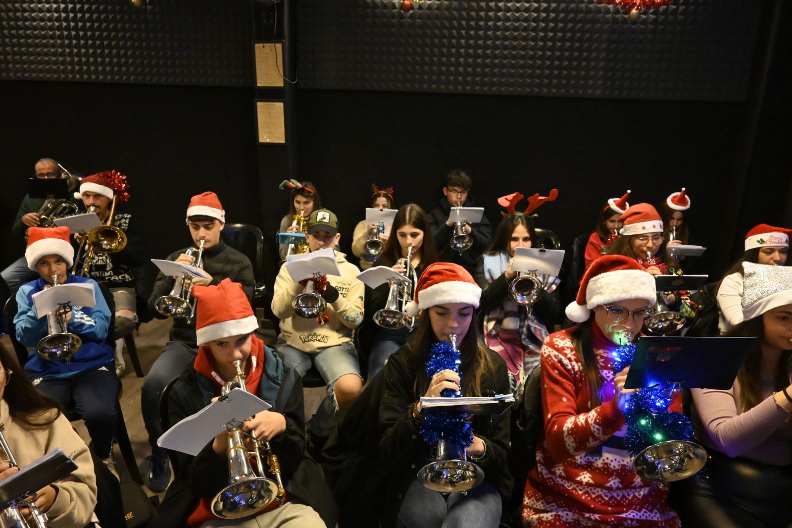 Ensayo preparatorio de la AM Santa Cruz para la cabalgata de Reyes Magos, en Imágenes