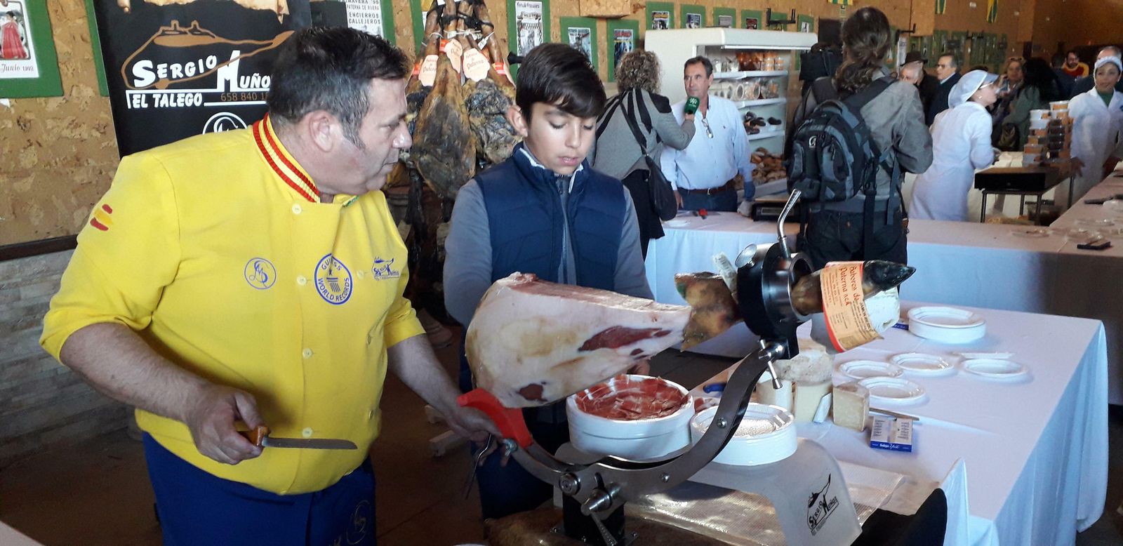 Día Internacional de la Carne Mechá y el Chicharrón de Paterna