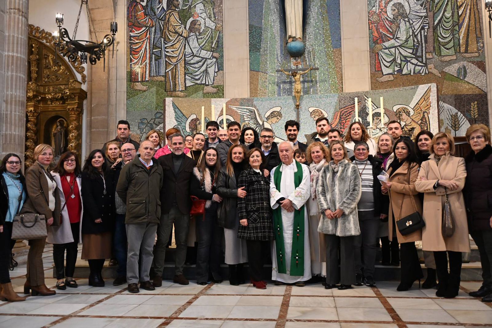 Las imágenes del homenaje de Villa del Río a su párroco emérito, Manuel Tirado Fernández