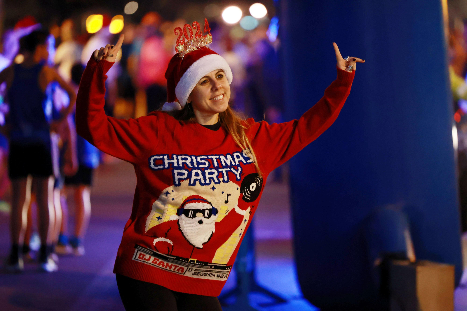 San Silvestre en Cádiz 2023: Las mejores y navideñas imágenes de la carrera