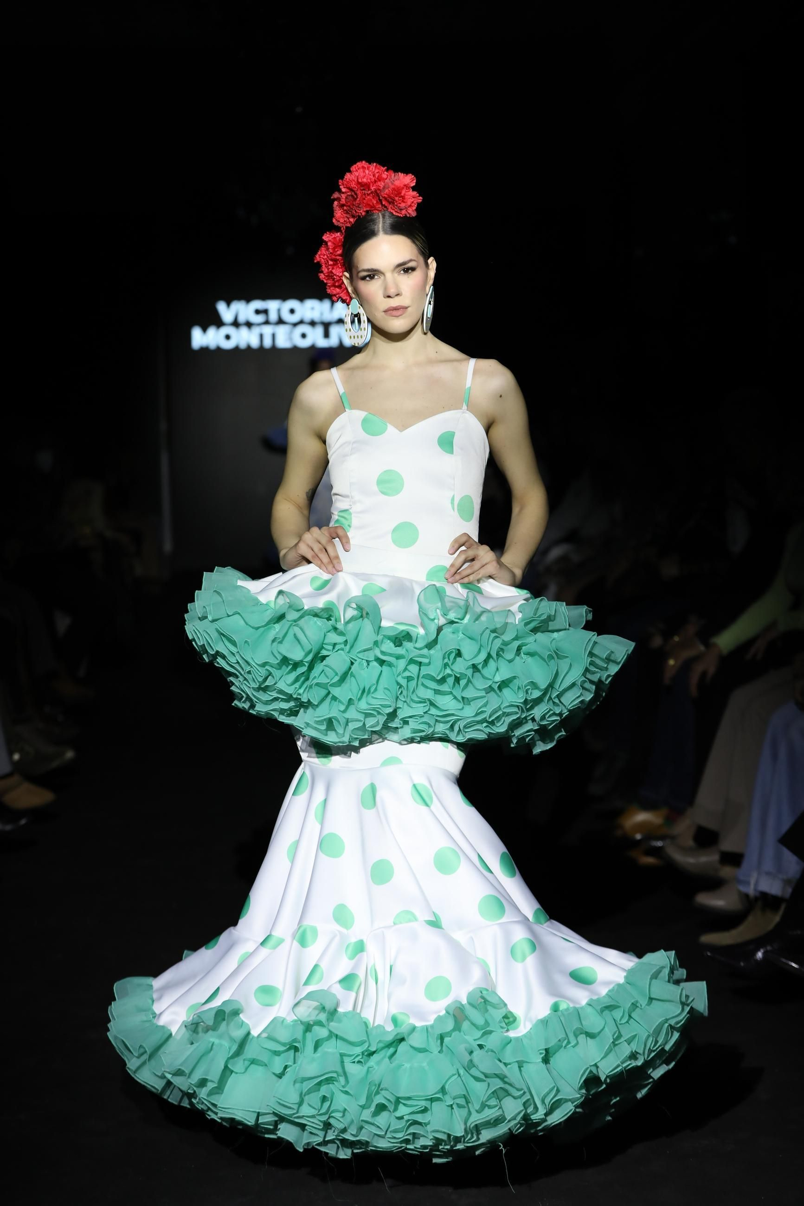 Los trajes de flamenca más en tendencia vistos en la Pasarela Flamenca Granada 2025