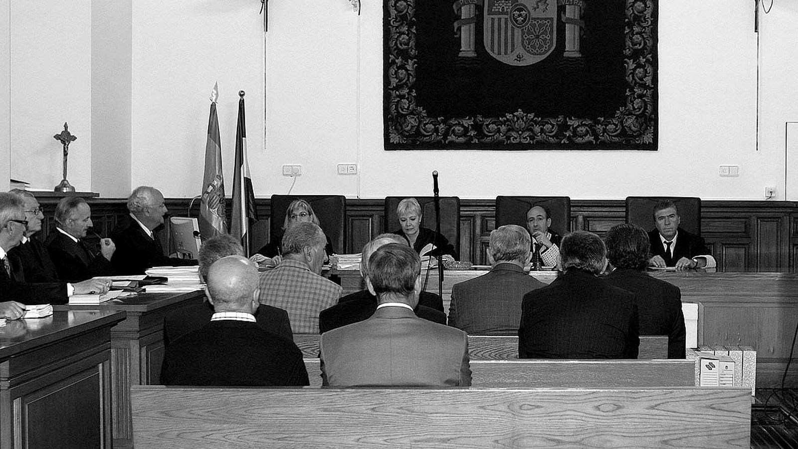 Una de las sesiones del juicio  por la venta  del estadio Los Cármenes que tuvo lugar en 1995, y cuyo embrollo judicial se alargó hasta 2008