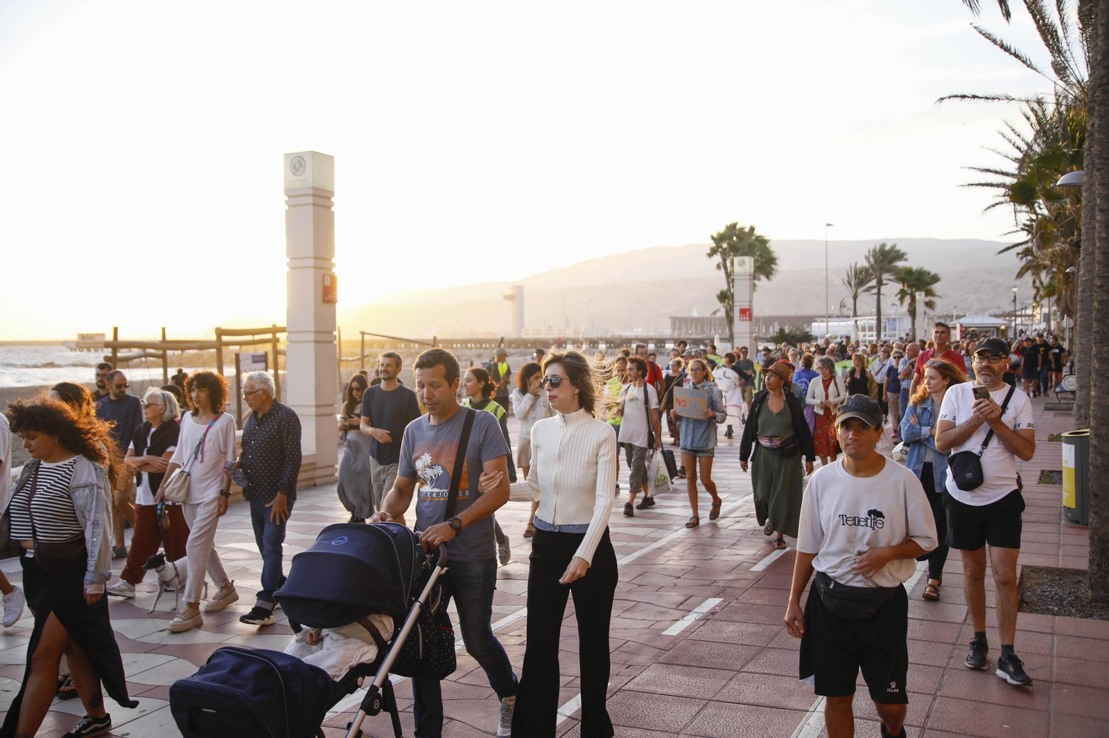 La manifestación "Genoveses sin hotel", en imágenes