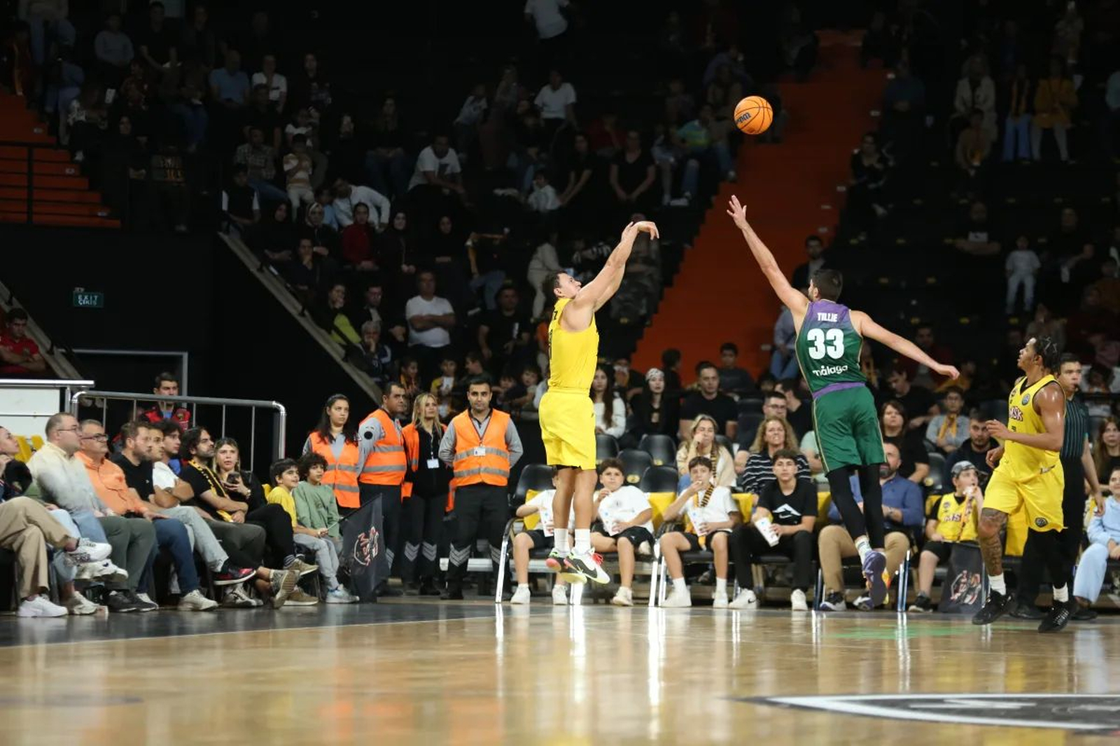 El Mersin-Unicaja, en fotos