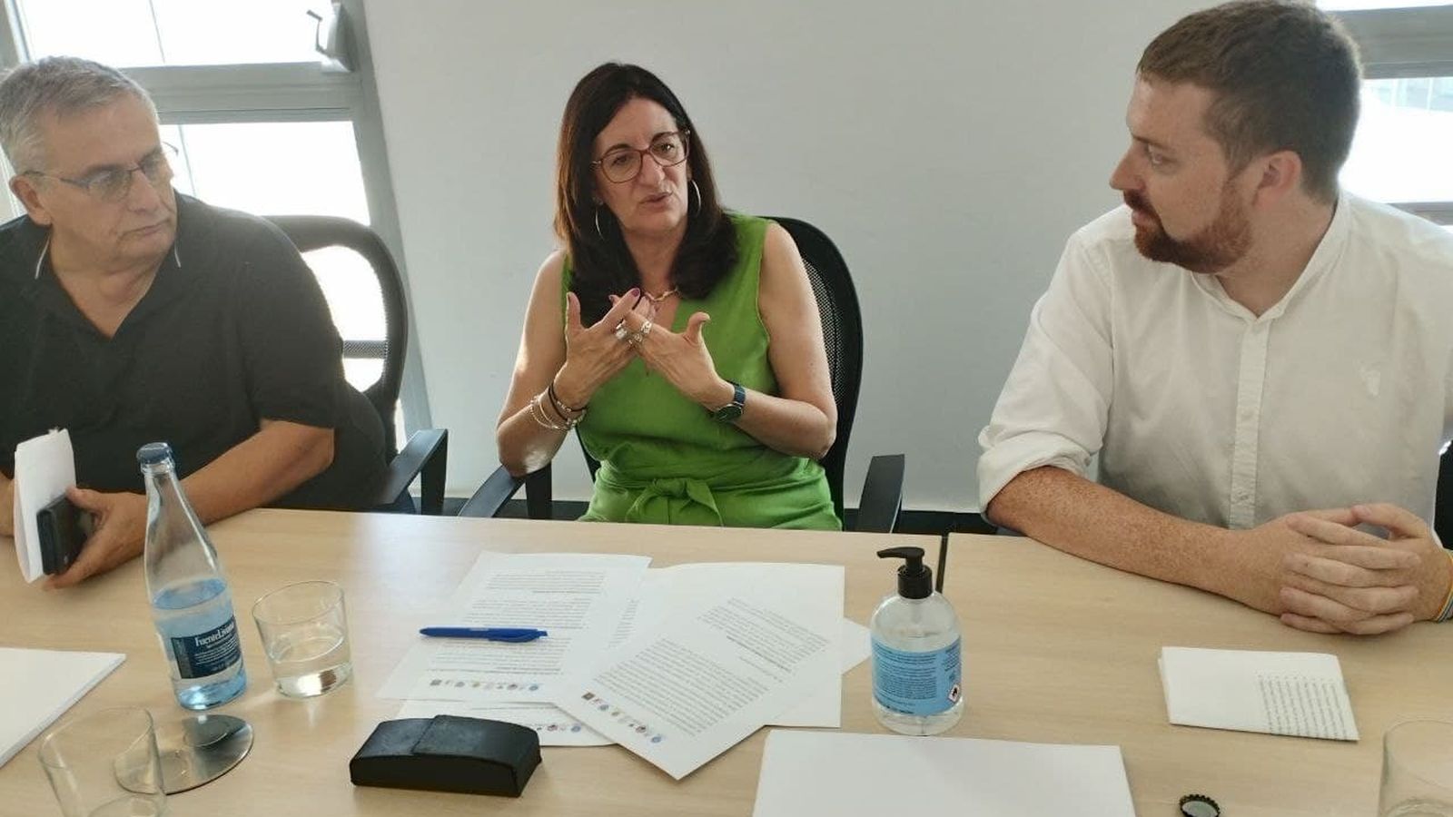 Alejandro García y María Antonia Peña ayer en la Universidad de Huelva.