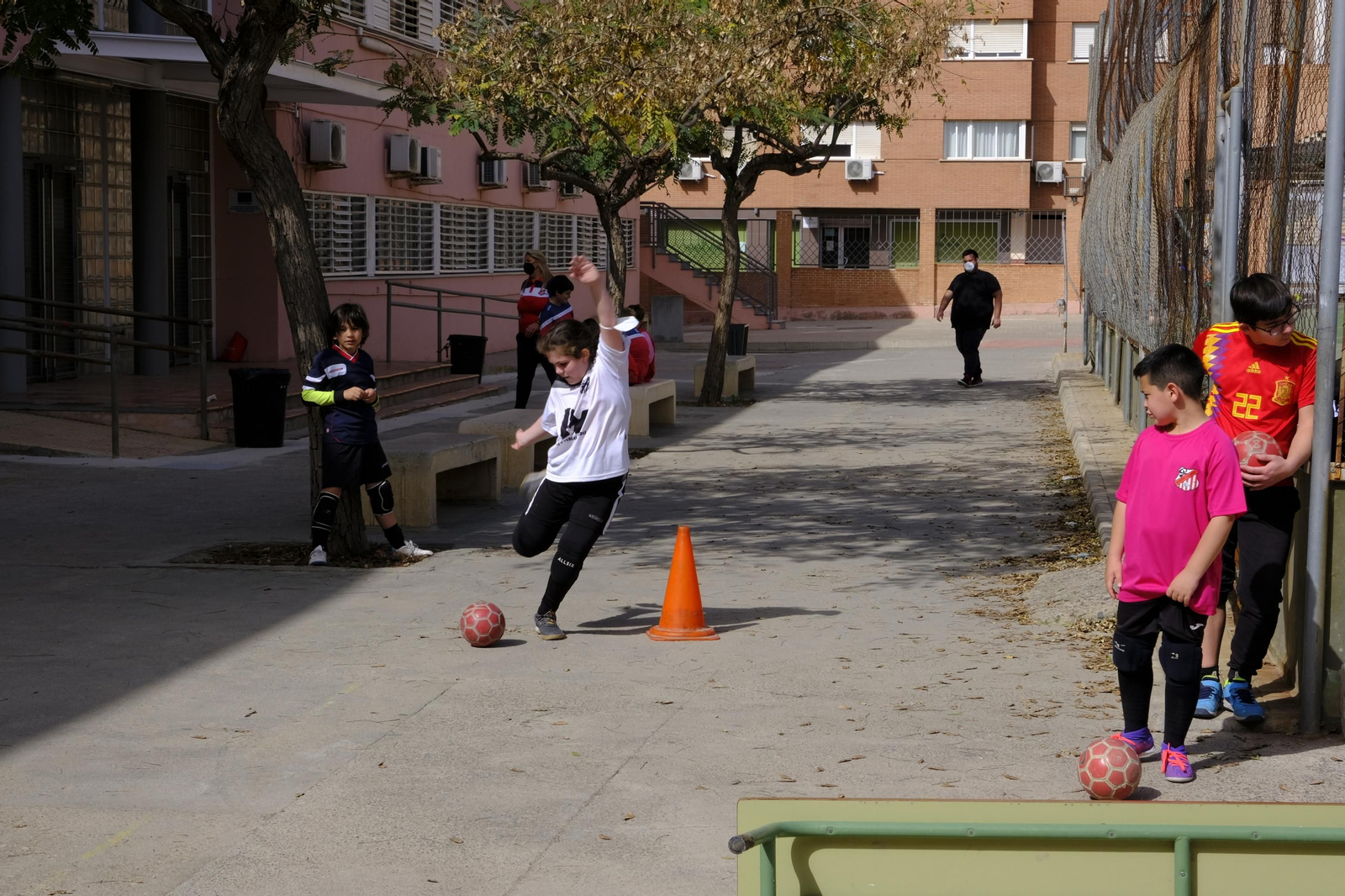 Fotogalería de los campus de Sporting Almería y Fútbol Indoor La Academia.