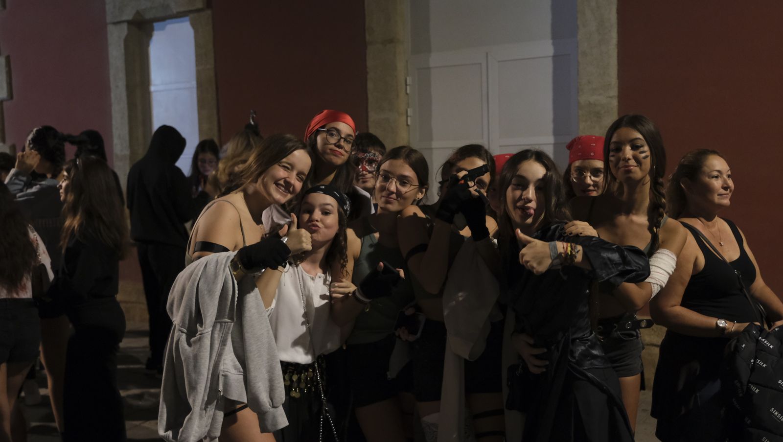 Las imágenes de la Noche en Negro en Almería, Halloween.