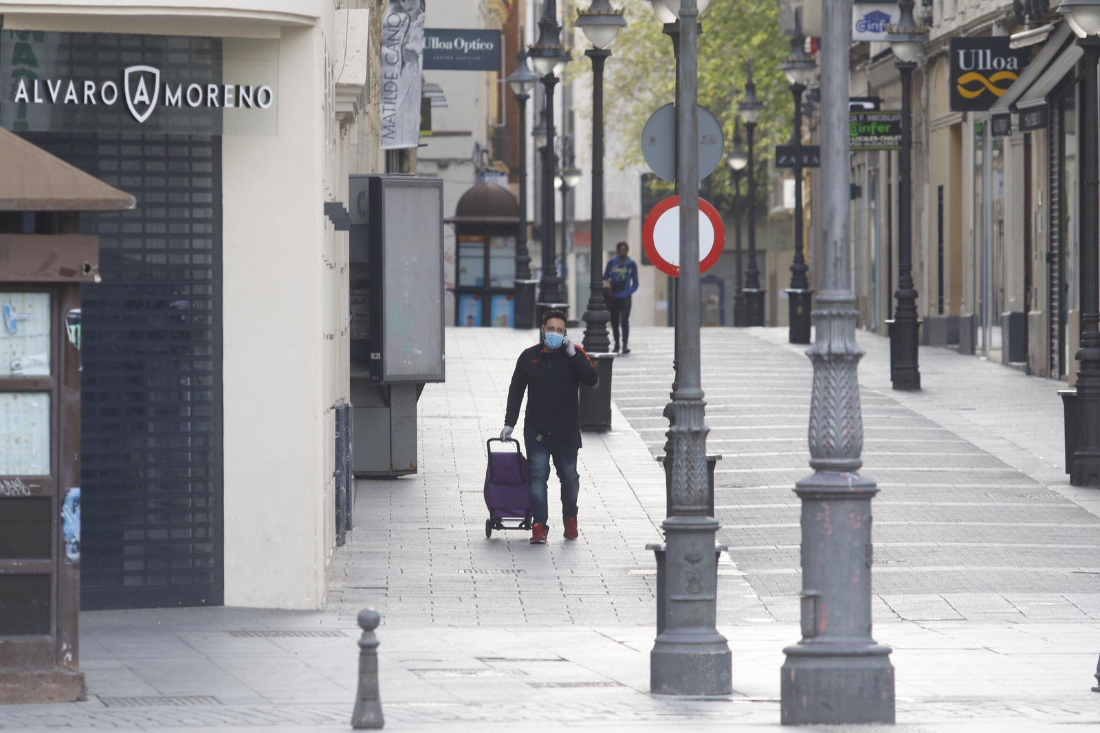 Una imagen totalmente inusual de la calle Gondomar, una de las vías más concurridas de la ciudad.