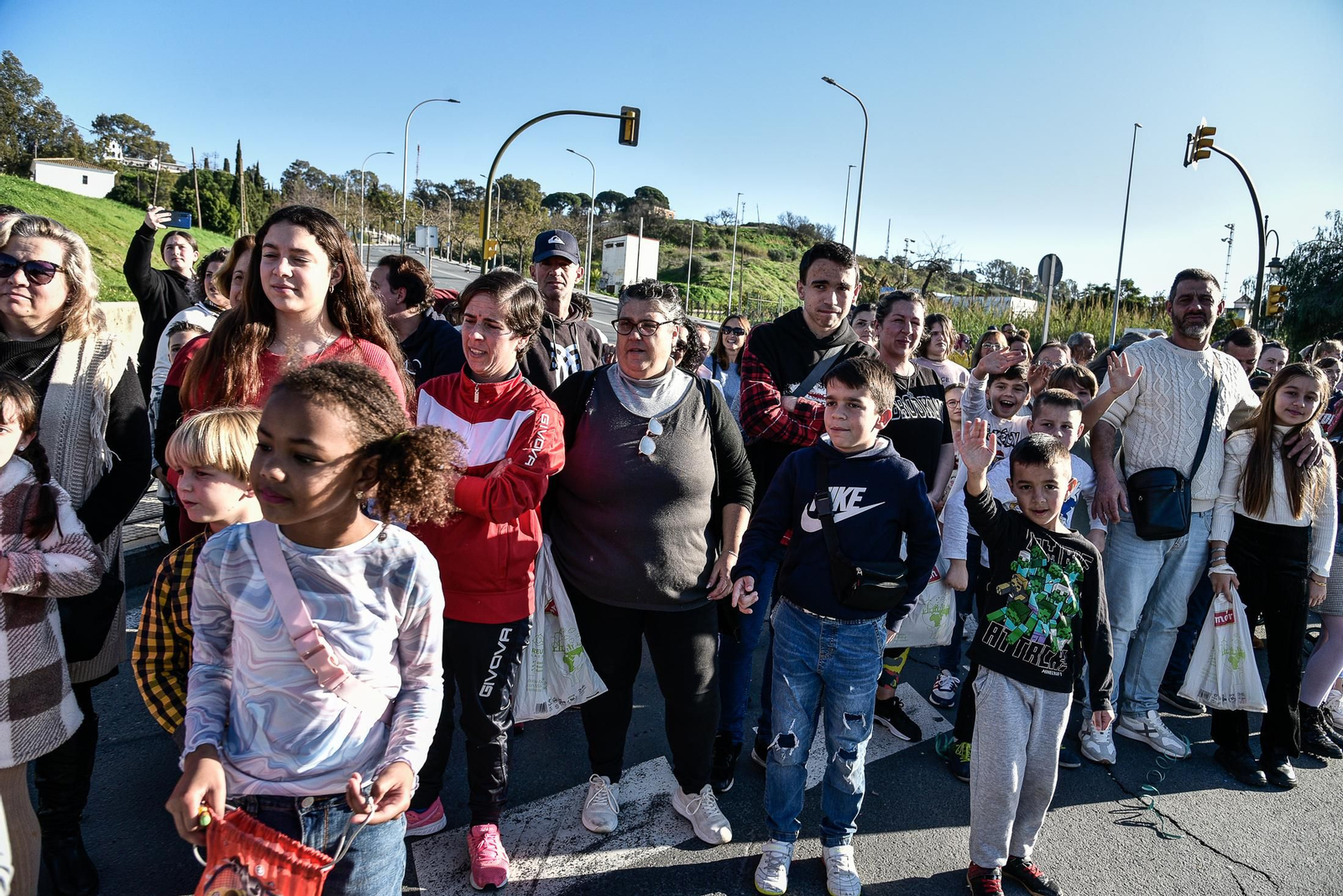 Imágenes del público en las cabalgatas por La Orden, Cardeñas y Las Colonias