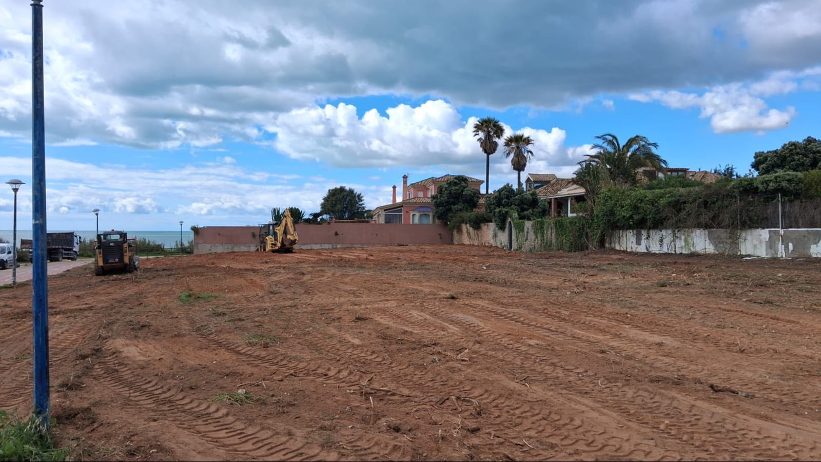 La zona de actuación ya ha sido totalmente despojada de vegetación autóctona.