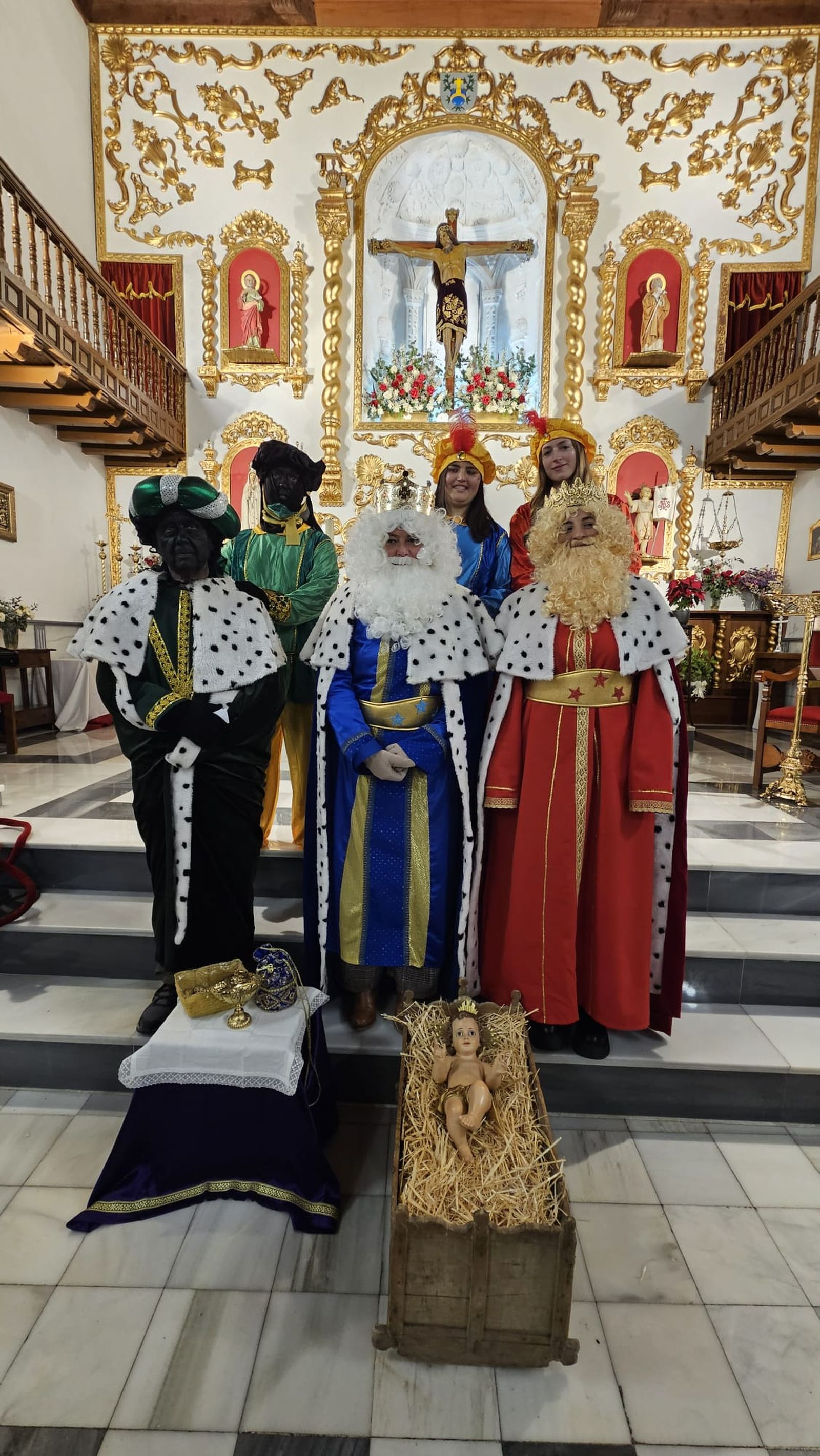Así ha sido la llegada de los Reyes Magos a Bacares: decenas de regalos a niños y mayores