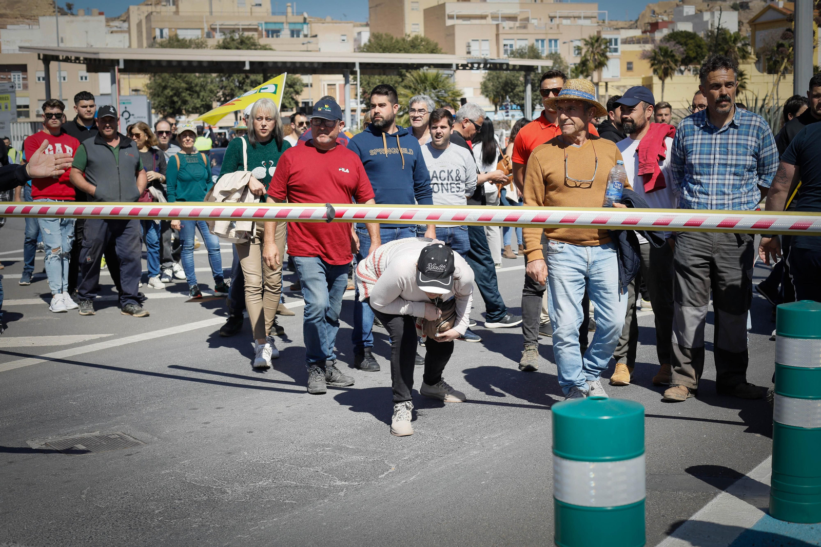 Los agricultores colapsan el puerto de Almería