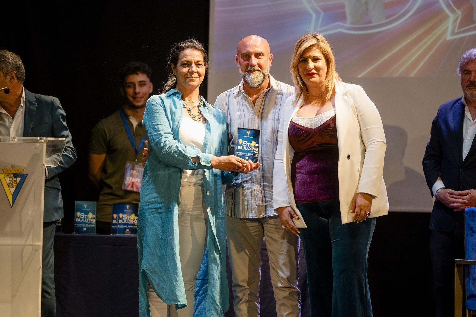 Las imágenes del acto de entrega de reconocimientos de Stop Bullying, iniciativa de la Fundación del Cádiz.