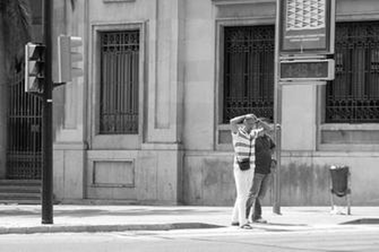 Un termómetro situado en el centro de Málaga marca 43 grados de temperatura.