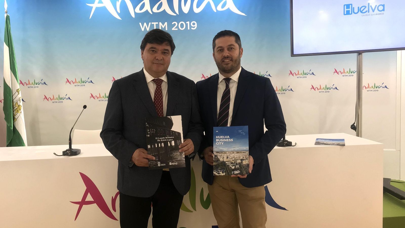 Gabriel Cruz y Francisco Baluffo en el World Travel Market.