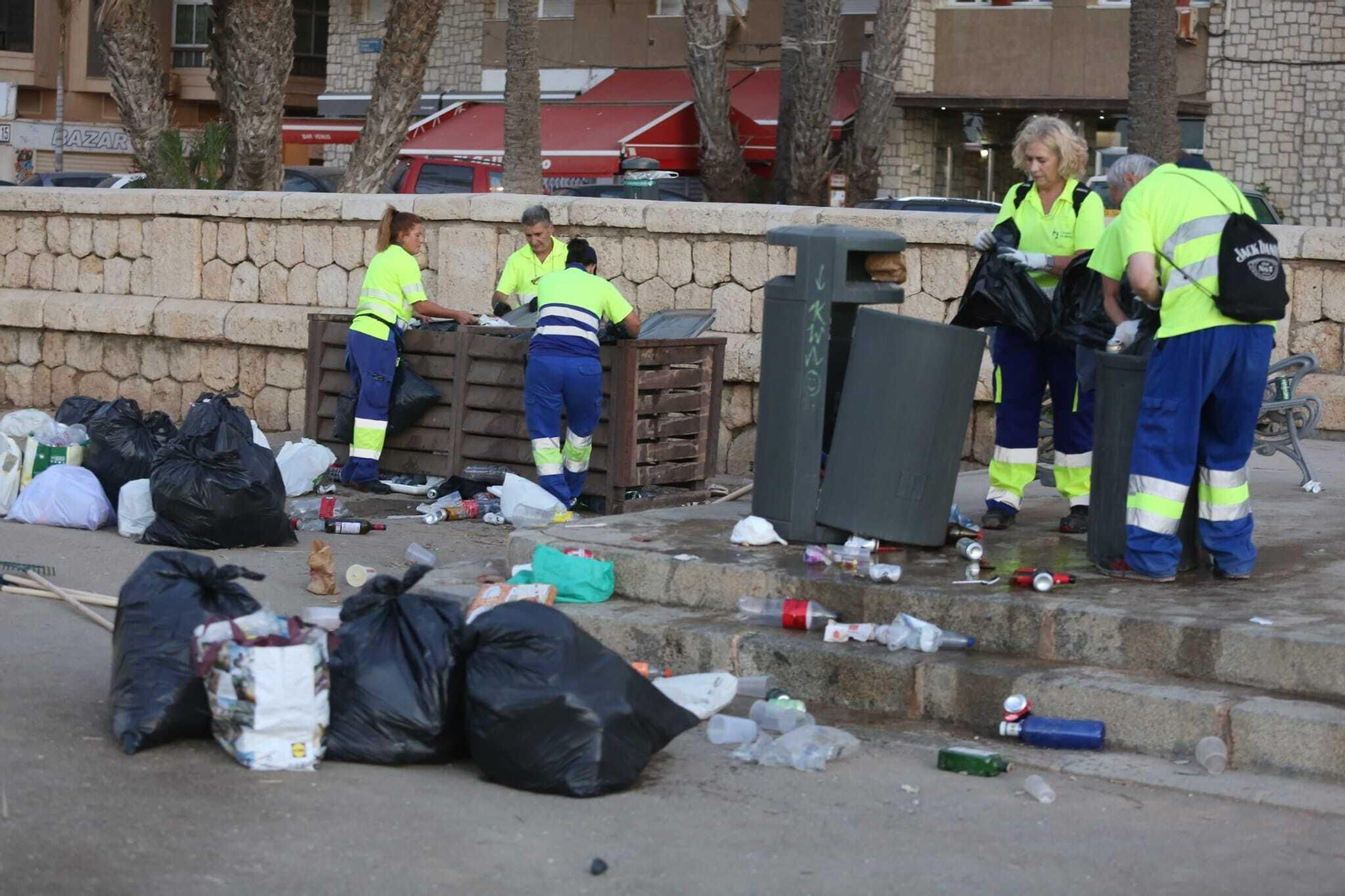 Así han amanecido las playas de Málaga tras la noche de San Juan