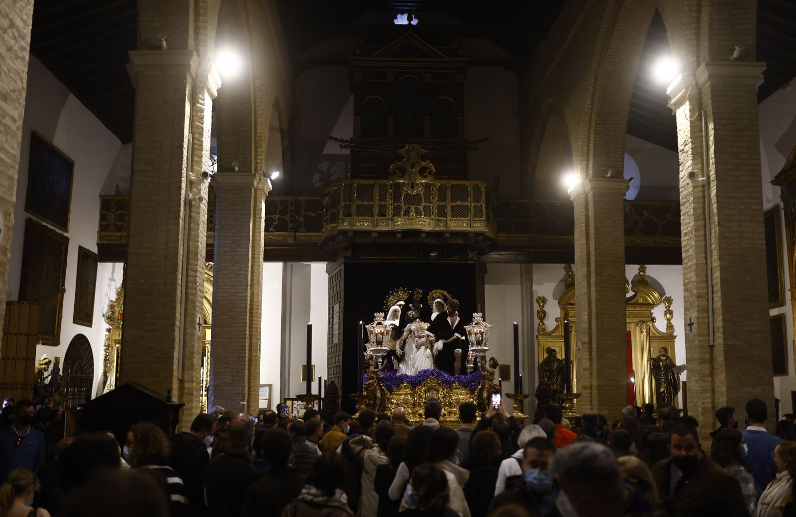 Las imágenes de Santa Marta en la Semana Santa de Sevilla un lunes Santo