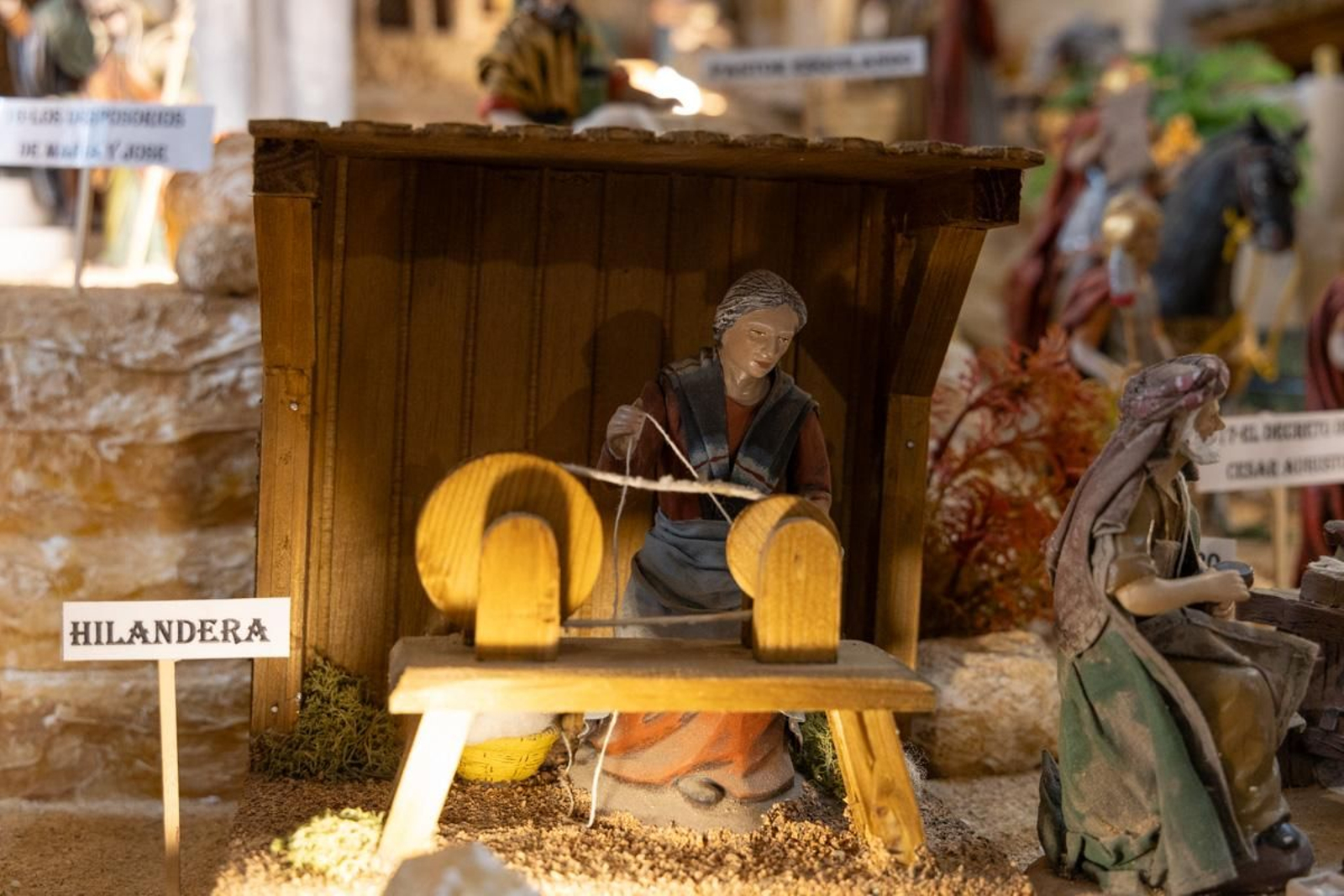 En imágenes: así es el Belén Bíblico con más de un millar de piezas artesanas de los abuelos María y Rafael