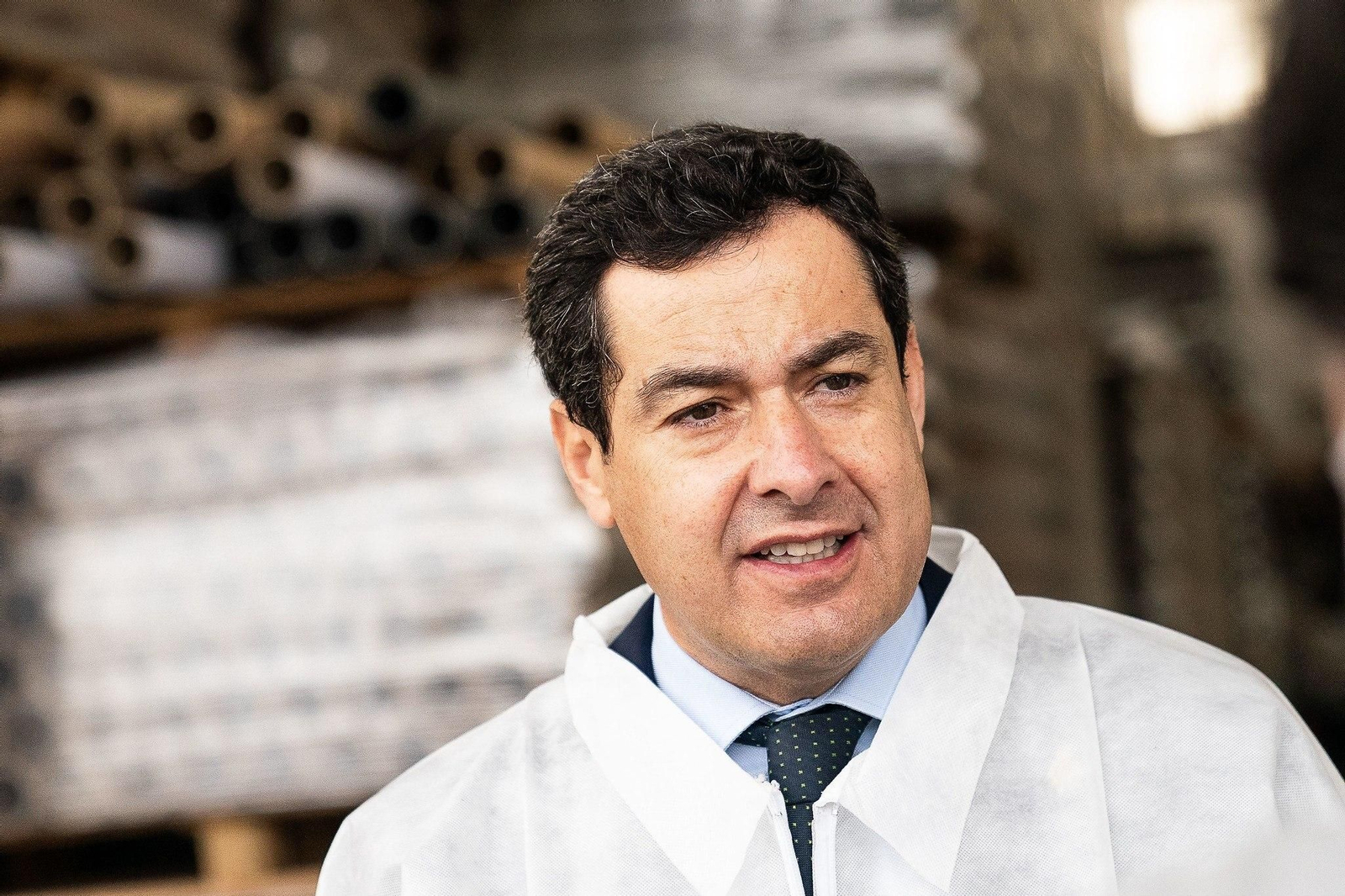 Juanma Moreno en una visita realizada ayer a la localidad de Alcalá la Real. Juanma Moreno en una visita realizada ayer a la localidad de Alcalá la Real.