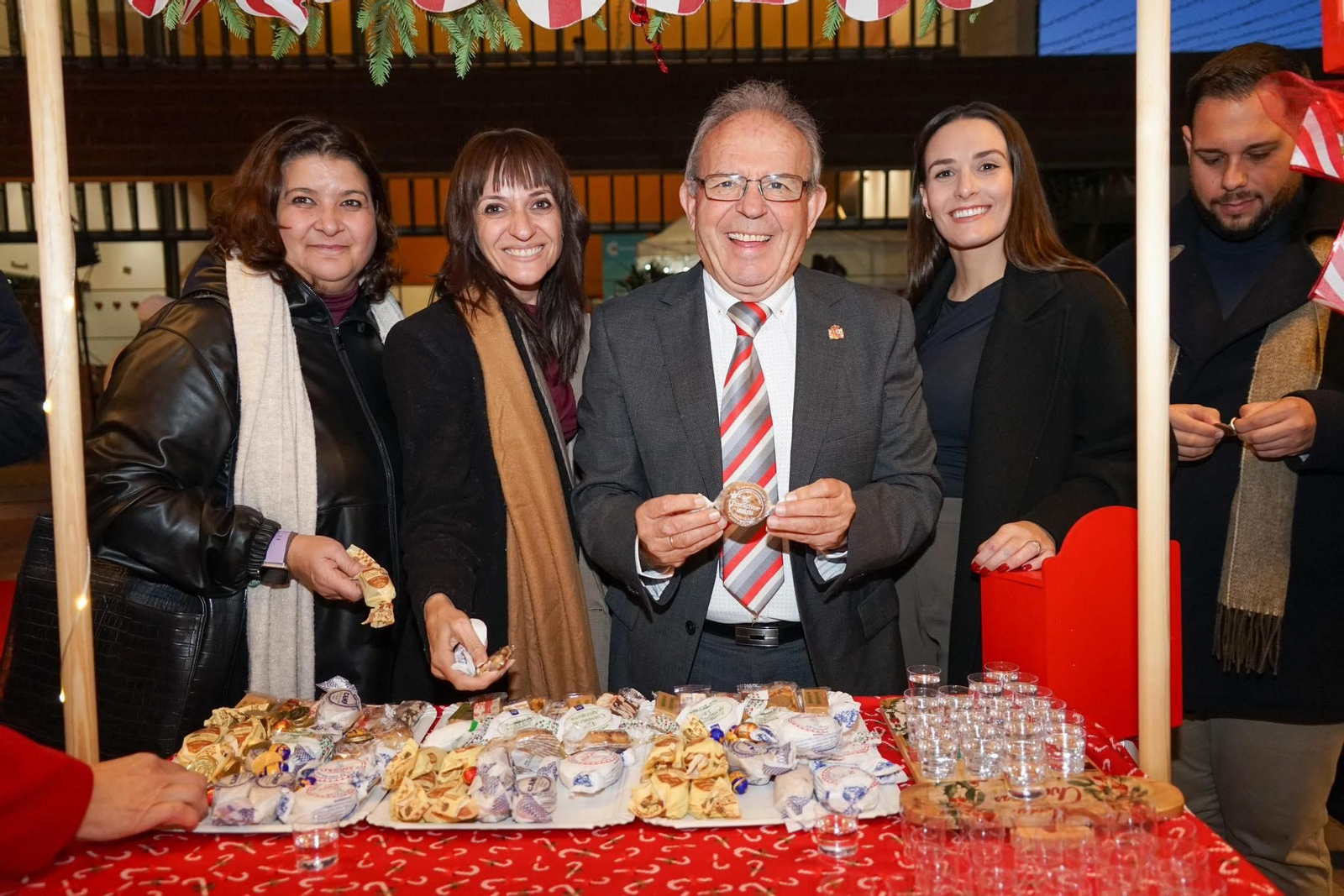 Comienza la programación navideña en Vícar con el encendido del alumbrado