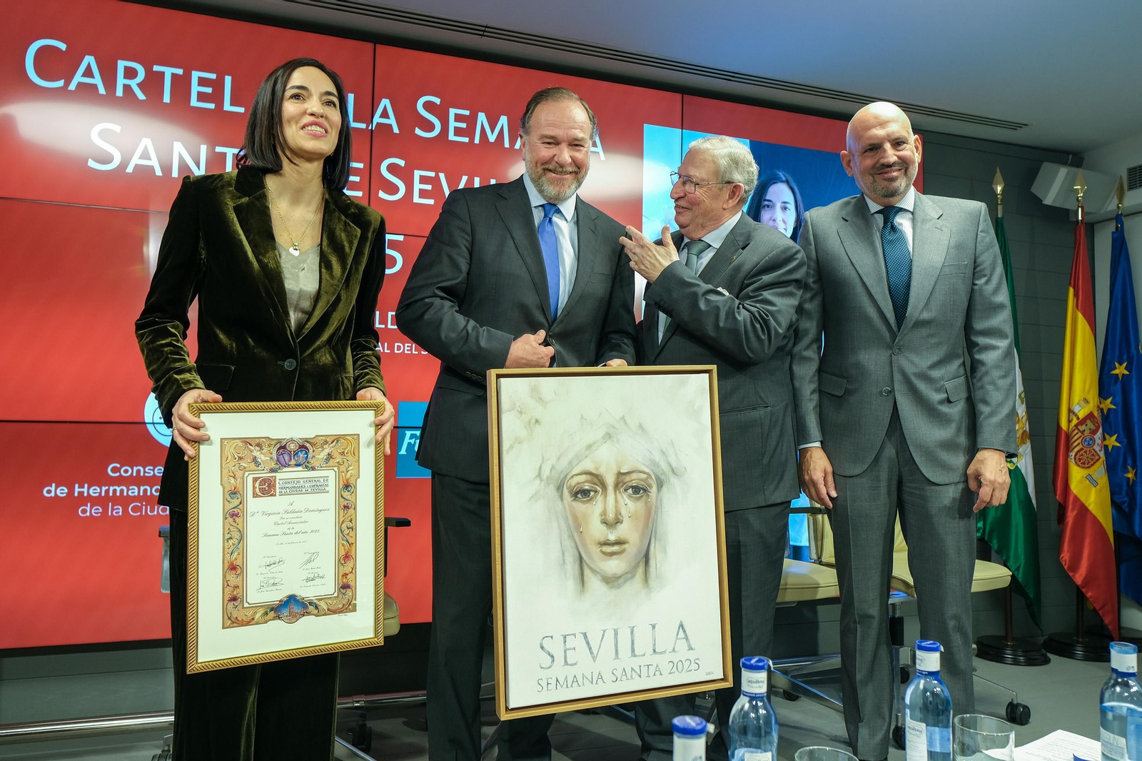 Las fotos del cartel de la Semana Santa de Sevilla 2025