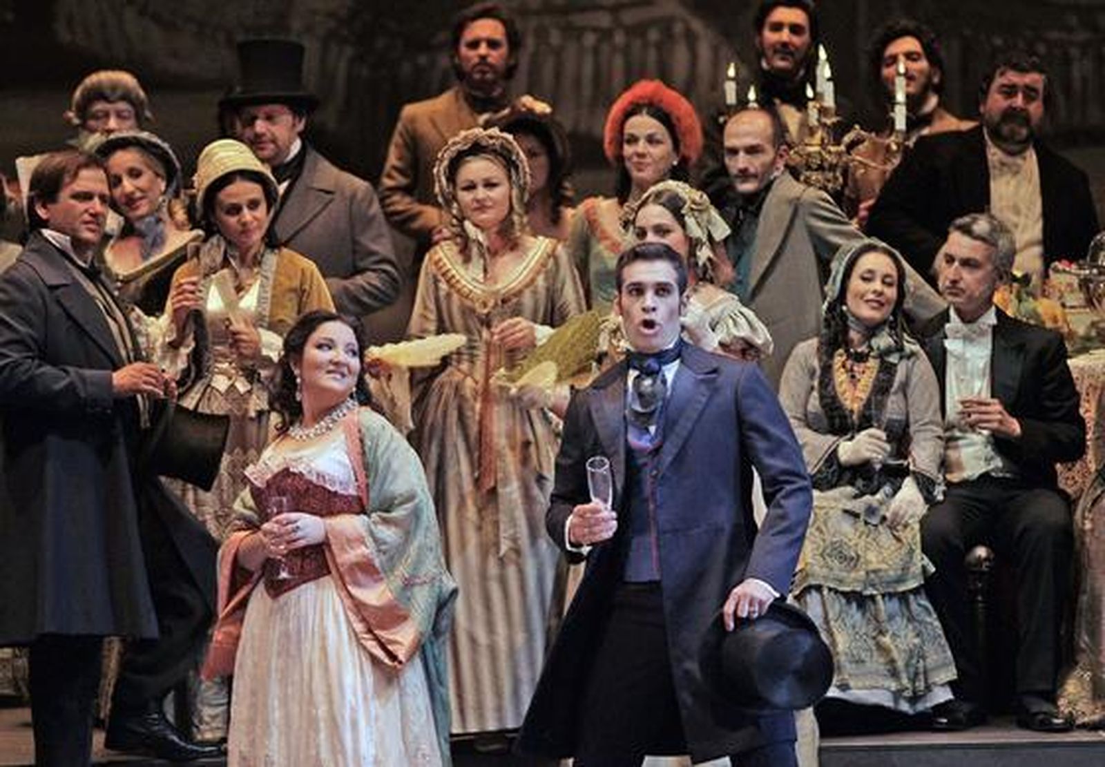 Una imagen del ensayo general de 'La Traviata' en el Teatro de la Maestranza. / Antonio Pizarro

Foto: Antonio Pizarro