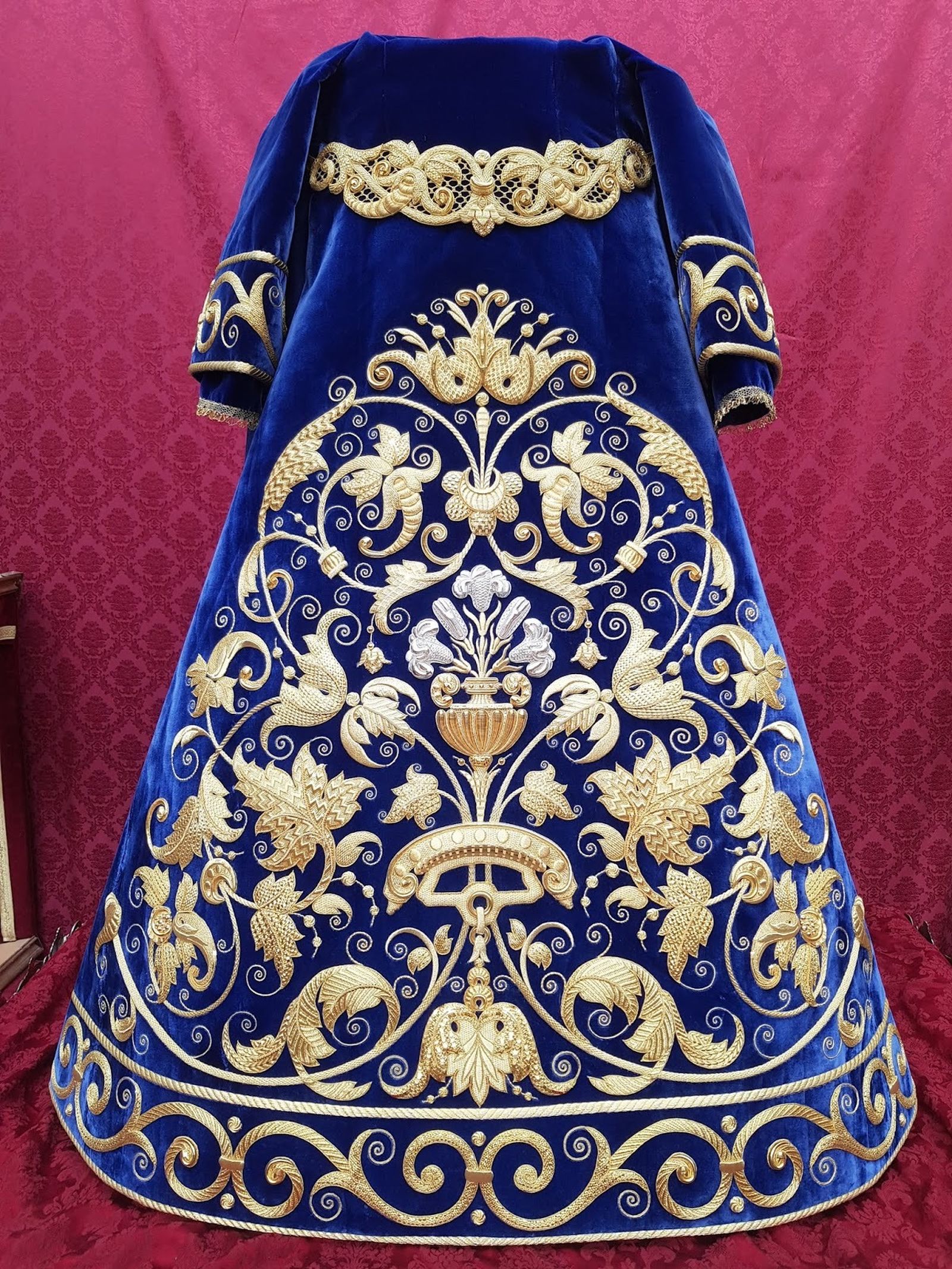 La saya en el momento de su bendición