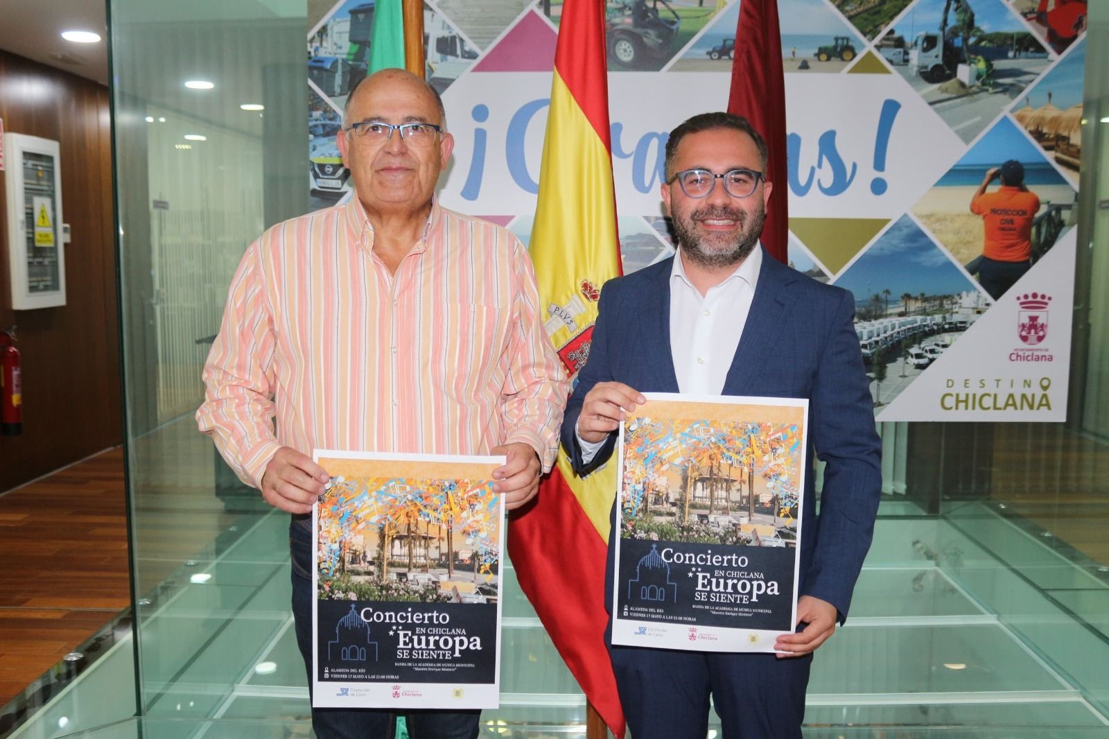 Fede Díaz y Manuel Forero presentan el concierto ‘En Chiclana Europa se siente’ de la Banda de Música Municipal.