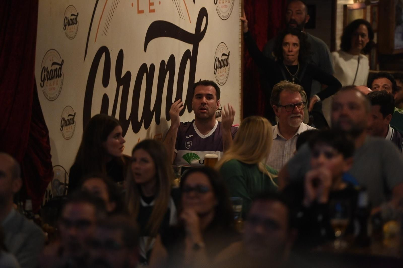 La fiesta del Le Grand Café del Centro con el Unicaja, en imágenes