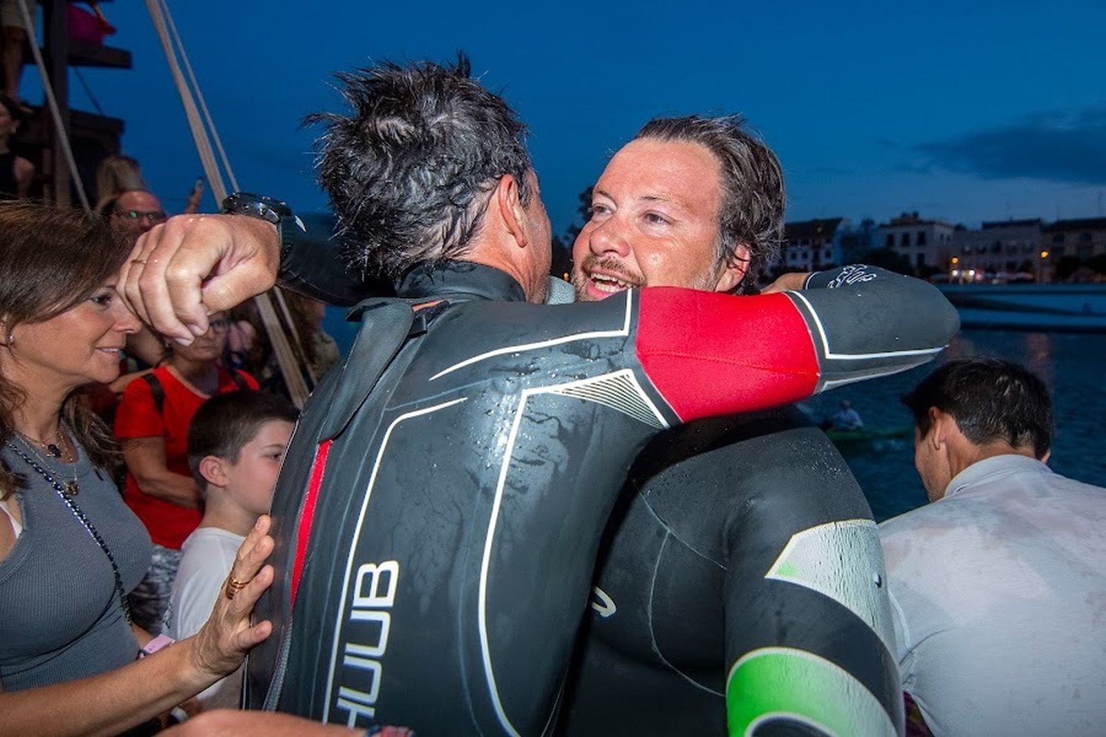 Triatlón a lo largo del Guadalquivir a beneficio de la Fundación Vicente Ferrer