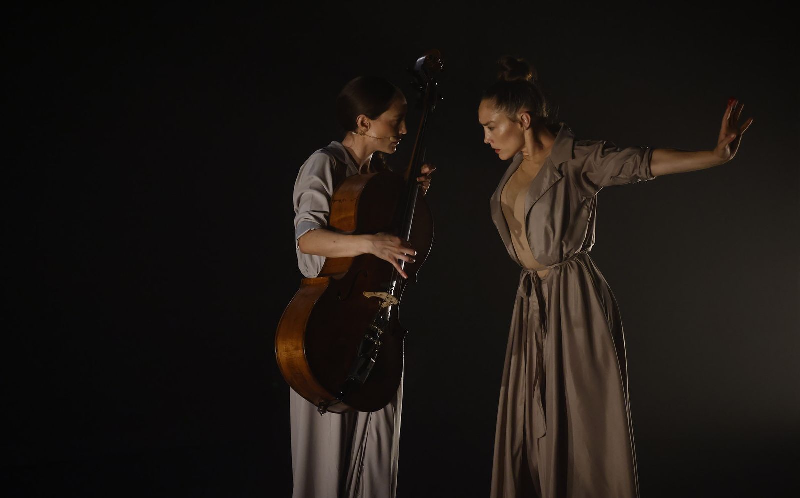 Florencia Oz e Isidora O'Ryan "Antípodas" Bienal de Sevilla, en imágenes