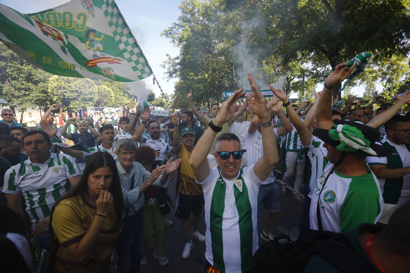 Las mejores fotos de la afición del Córdoba CF en la previa del partido ante el Barcelona Atlètic