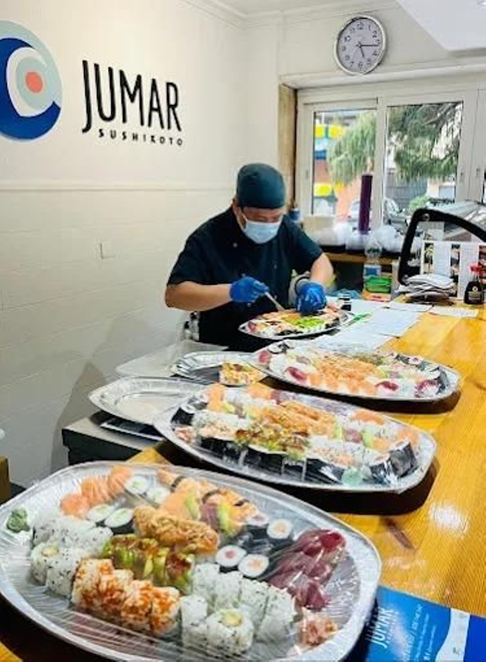 El cocinero de Jumar Sushikioto trabajando.