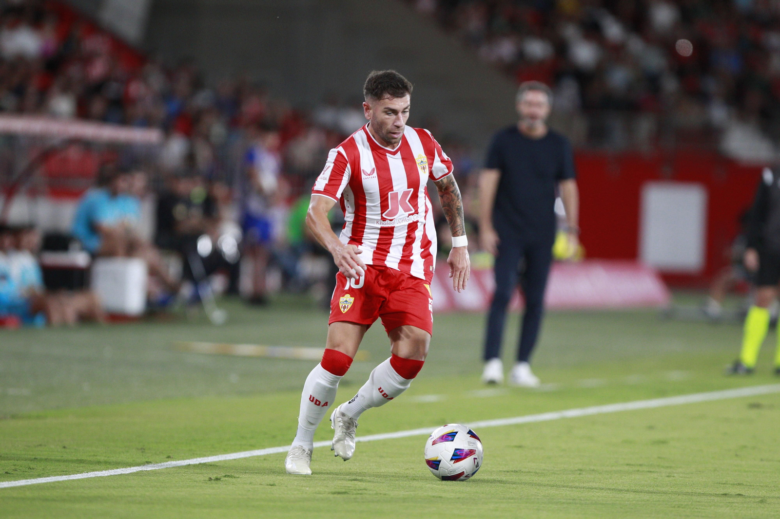 Imágenes del partido de La Liga Ea Sports U.D. Almería-Valencia C.F.