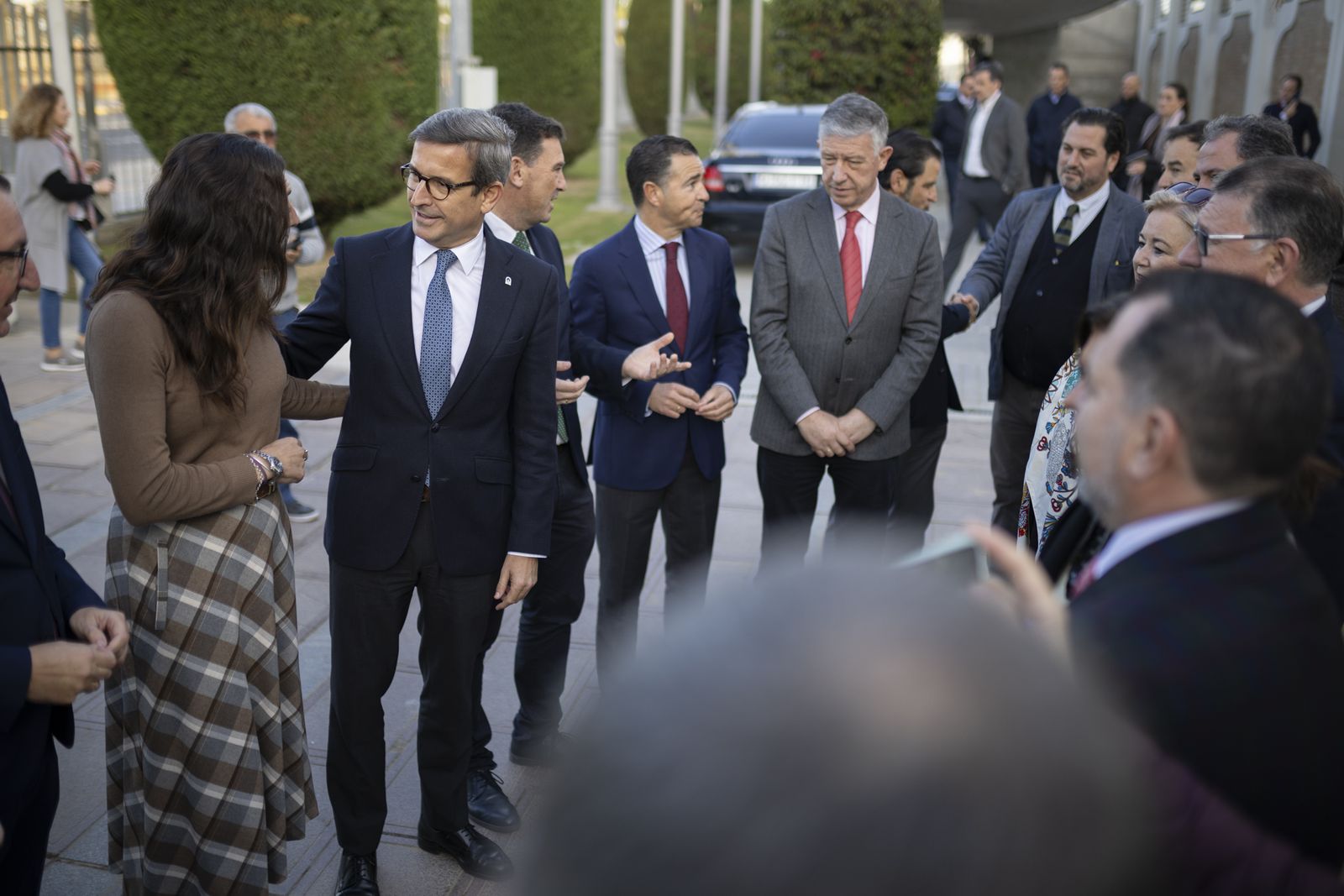 Imágenes de la recepción de los invitados al desayuno-coloquio con Jorge Paradela en el Foro Joly Andalucía