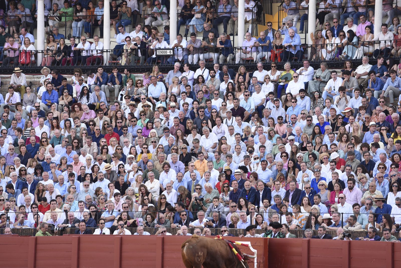 Búscate en la tercera corrida de toros de la Feria de San Miguel de Sevilla
