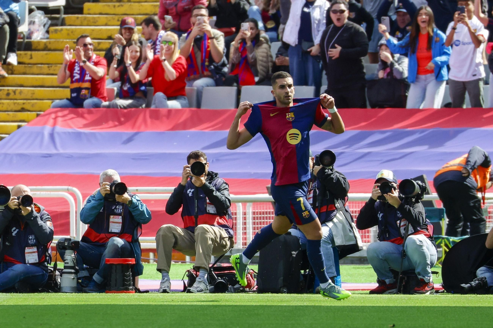 Barcelona-Celta: El malagueño Melero López, salpicado por la polémica